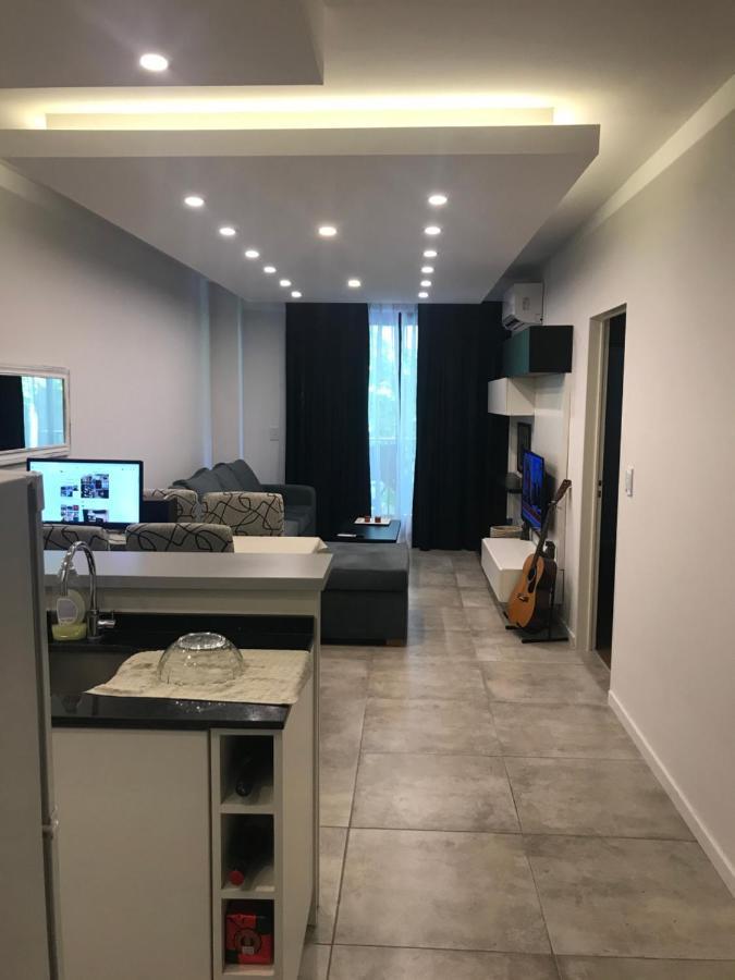 Suite In San Telmo Dormitorio En Suite Con Dos Banos Y Balcon A La Calle Buenos Aires Bagian luar foto